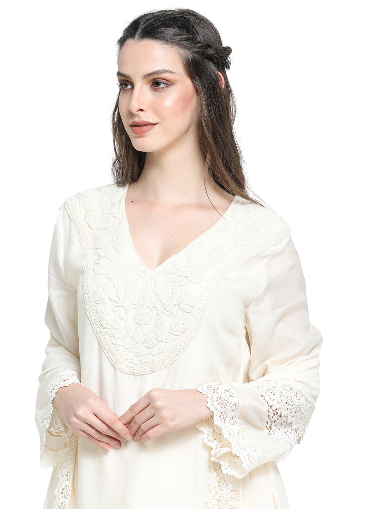 White mul pearl embroidered kurta with pants and dupatta