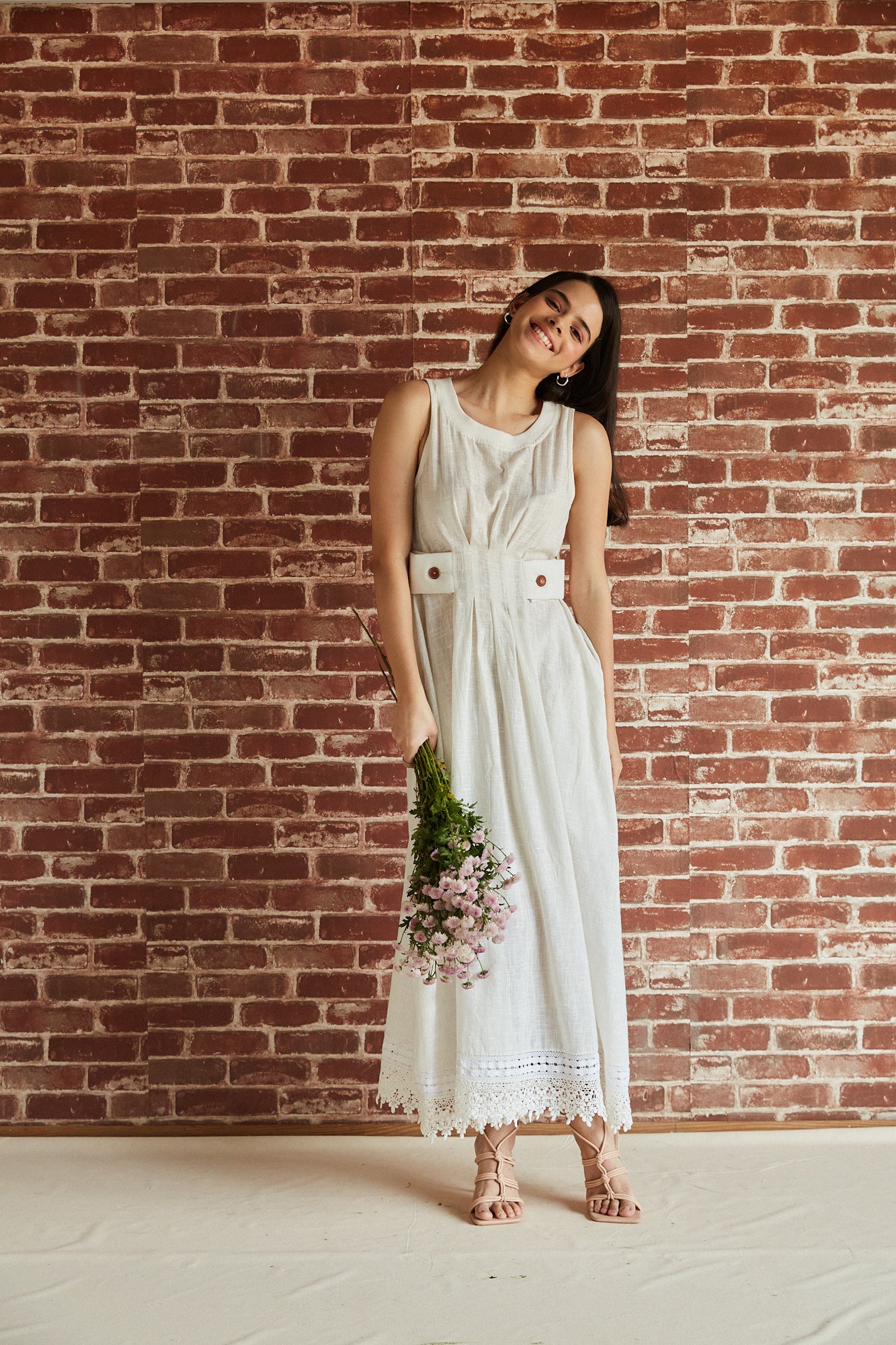 White sleeveless midi dress with rib and lace