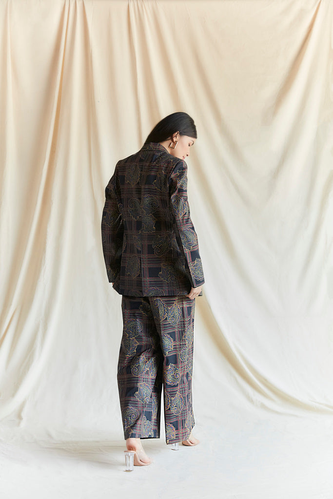 Black checks and paisley printed pant suit
