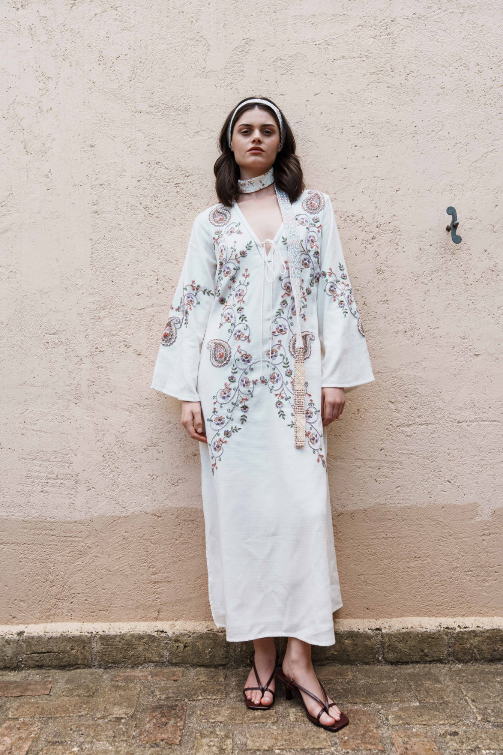 White textured paisley embroidered kaftan