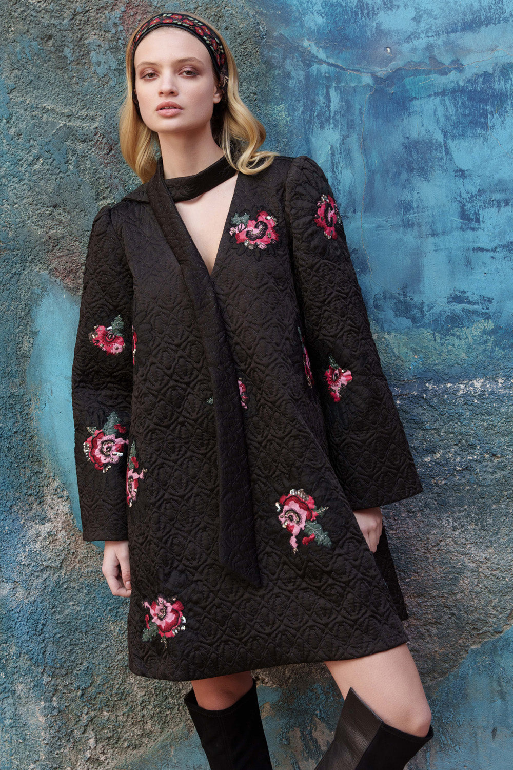 Balck quilted applique short dress