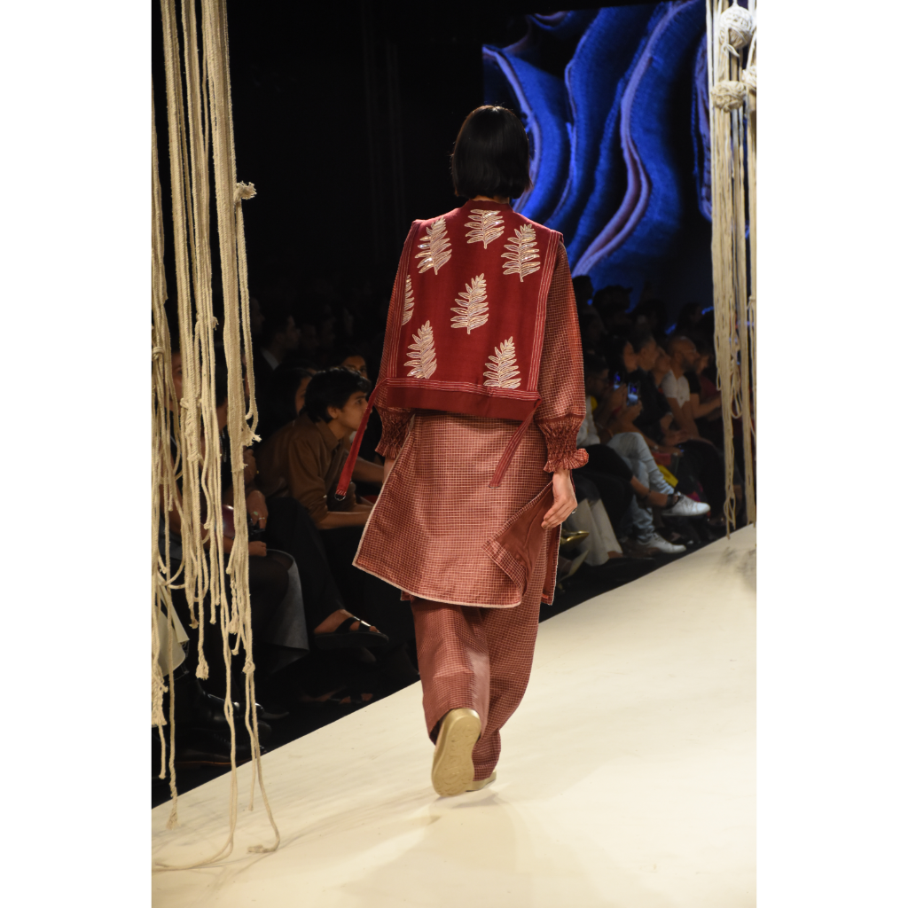 Red checks kurta with pants and red leaf printed and embroidered vest