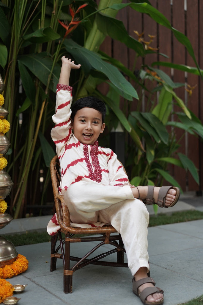 White and red leheriya embroidered kurta with pants