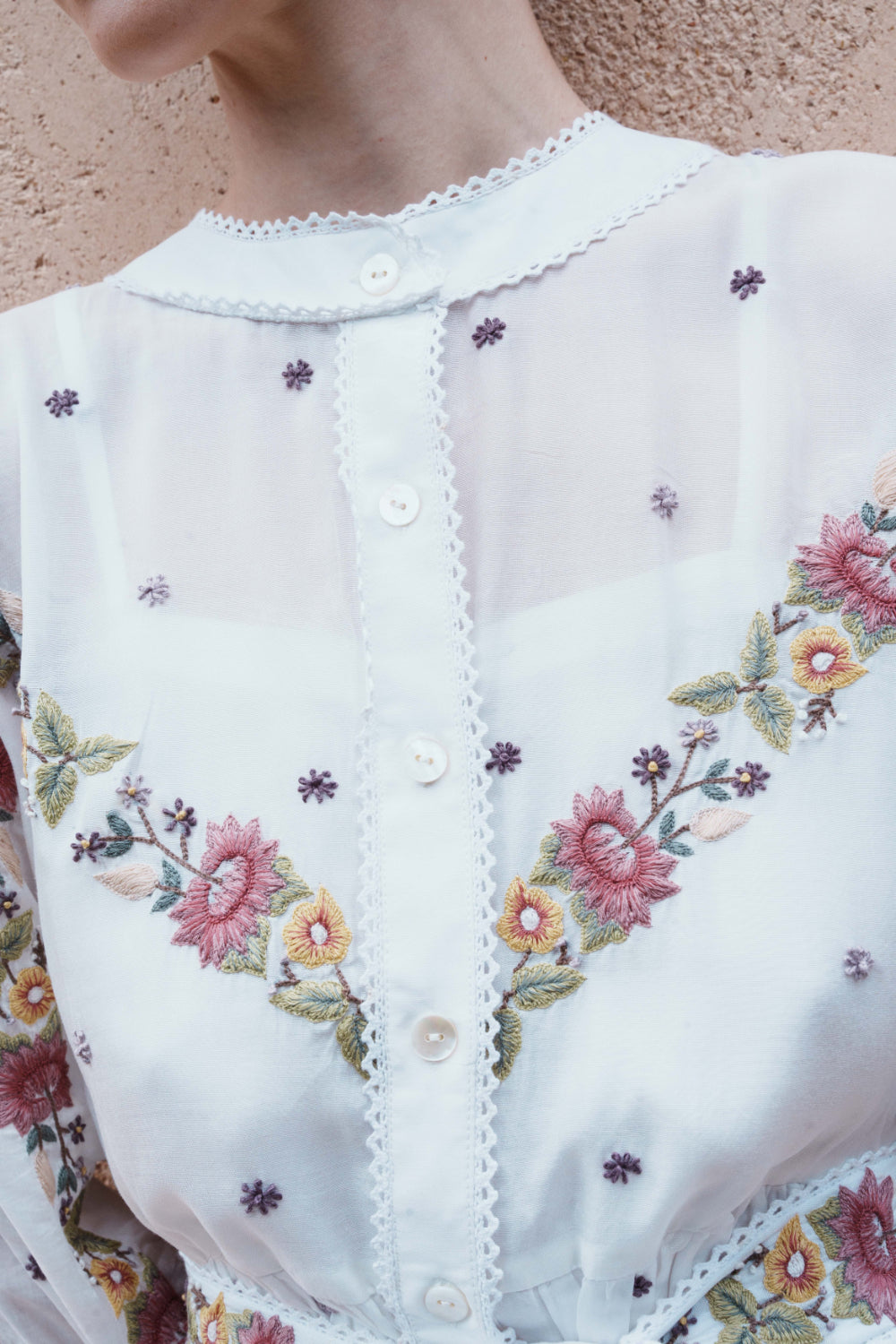 White mul floral embroidered tiered short dress