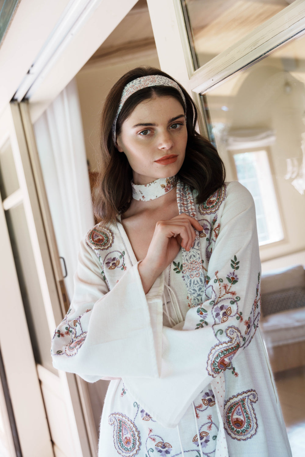 White textured paisley embroidered kaftan