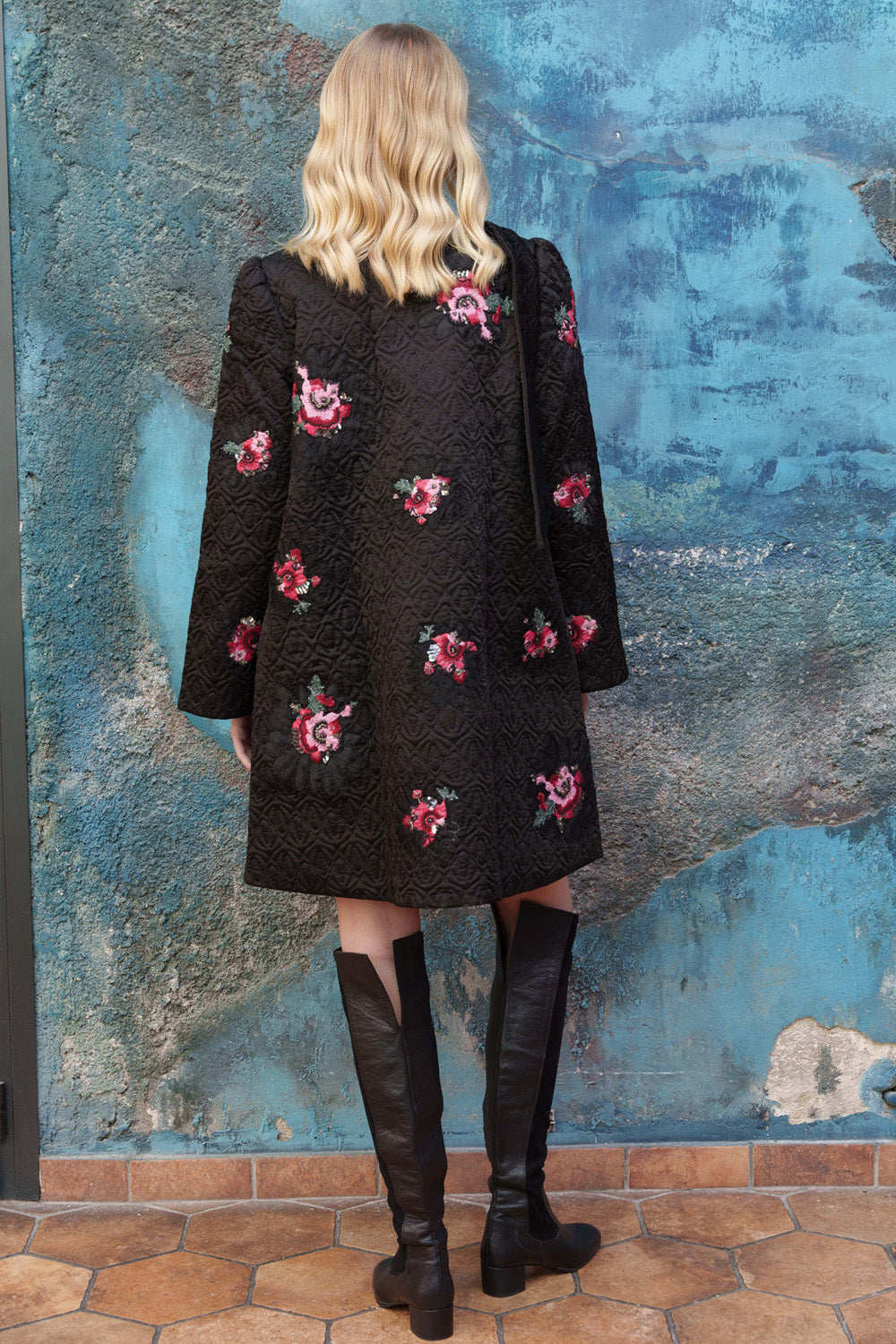 Balck quilted applique short dress