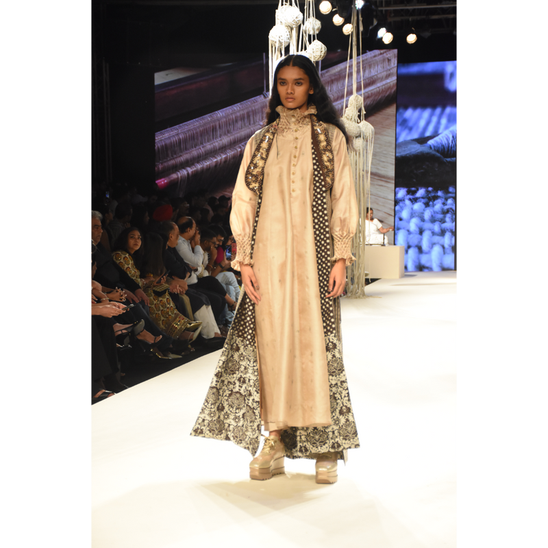 Beige kaftan maxi with smoking collar and cuffs with brown checks and embroidered side tie up throw