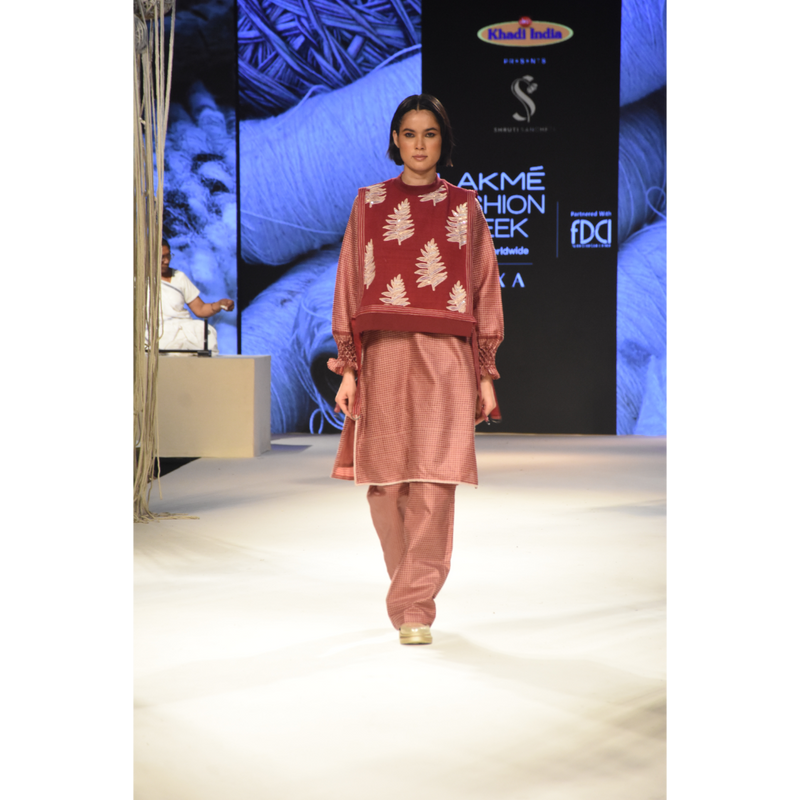 Red checks kurta with pants and red leaf printed and embroidered vest