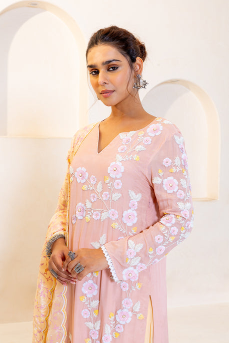 Peach embroidered kurta with dupatta with embroidered pants