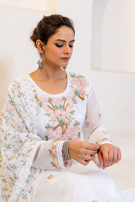 White habotai silk embroidered kurta with pants and printed dupatta