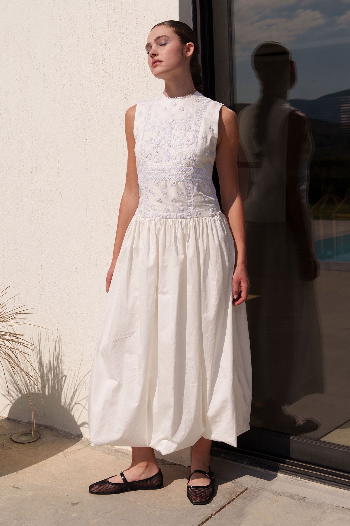 White embroidered bodice balloon hemline Midi