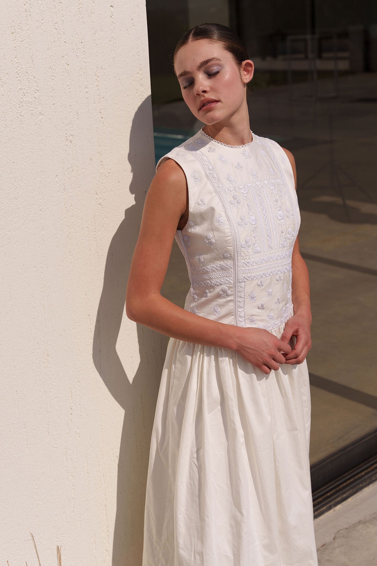 White embroidered bodice balloon hemline Midi